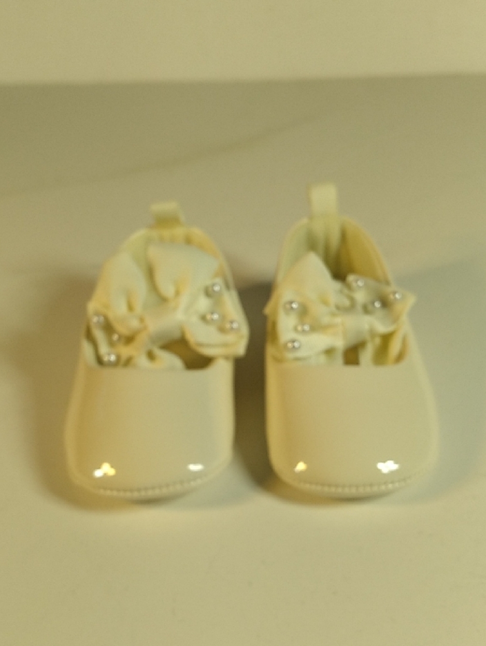 Baby Cream Bow Dress Shoes with Pearl Accents. Size 6/9. Baby Shoes.